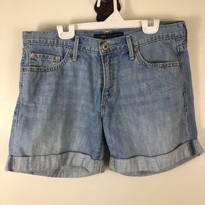 Levi’s Women’s Rolled Hem Boyfriend Jeans Light Blue Wash 5” Inseam Size 6